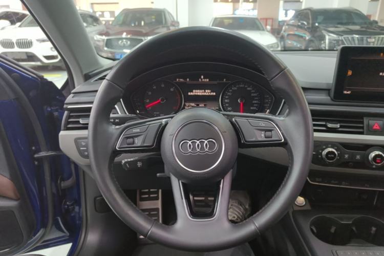Used Audi A4L 2018 30th Anniversary Edition 40 TFSI Trendy Model Steering Wheel