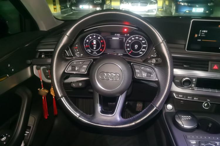 Used Audi A4L 2018 30th Anniversary Edition 40 TFSI Fashion Model Steering Wheel