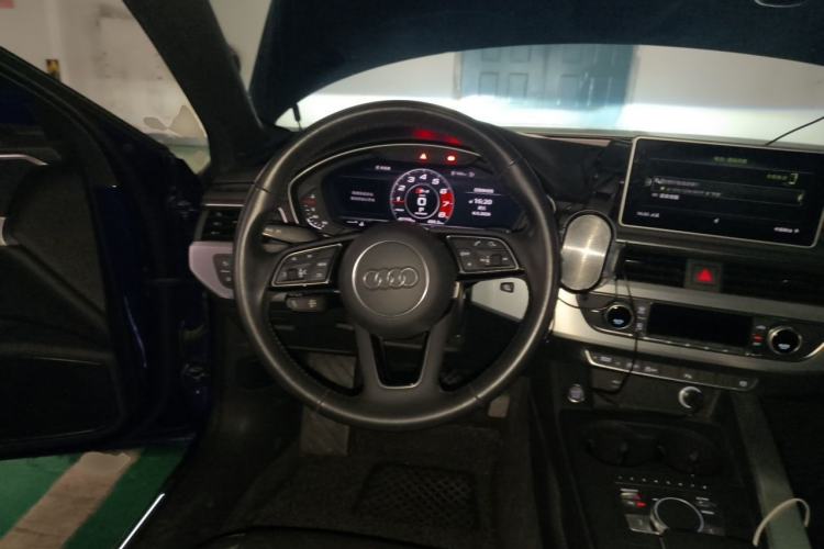Used Audi A4L 2018 30th Anniversary Edition 40 TFSI Fashion Model Steering Wheel