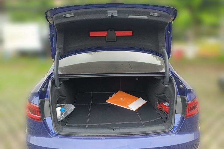 Used Audi A4L 2018 30th Anniversary Edition 40 TFSI Fashion Model Trunk