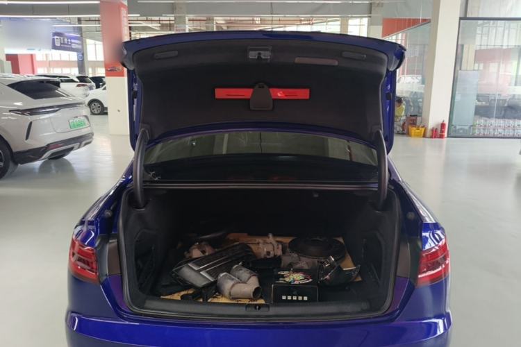 Used Audi A4L 2018 30th Anniversary Edition 40 TFSI Fashion Model Trunk