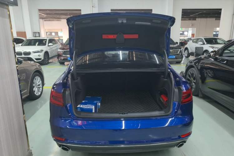 Used Audi A4L 2018 30th Anniversary Edition 40 TFSI Trendy Model Trunk