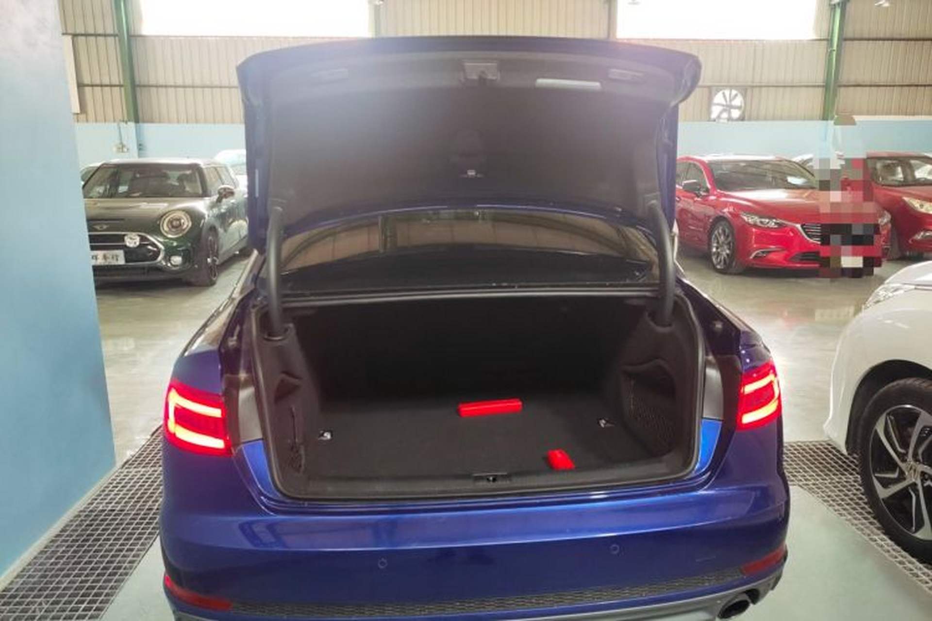 Used Audi A4L 2018 30th Anniversary Edition 40 TFSI Fashion Model Trunk