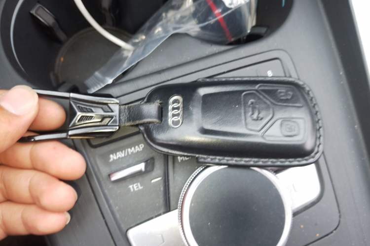 Used Audi A4L 2018 30th Anniversary Edition 40 TFSI Fashion Model Vehicle Key