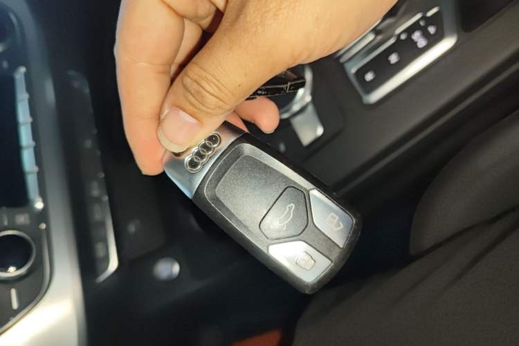 Used Audi A4L 2018 30th Anniversary Edition 40 TFSI Fashion Model Vehicle Key