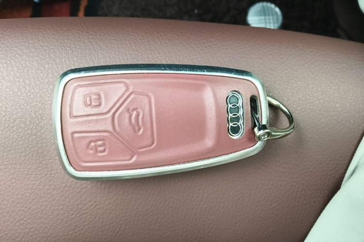 Used Audi A4L 2018 30th Anniversary Edition 40 TFSI Fashion Model Vehicle Key