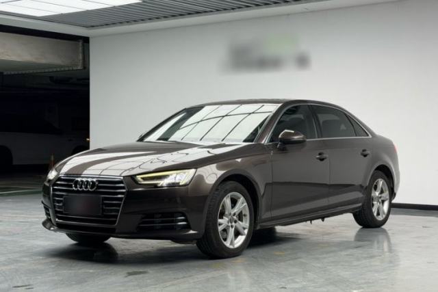 Audi A4L 2018 30th Anniversary Edition 40 TFSI Trendy Model de segunda mano