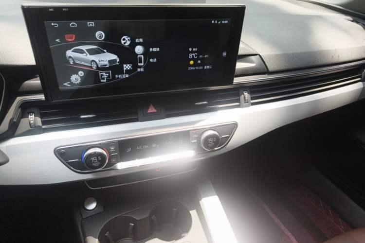 Used Audi A4L 2018 30th Anniversary Edition 40 TFSI Fashion Model Audio And AC Panel