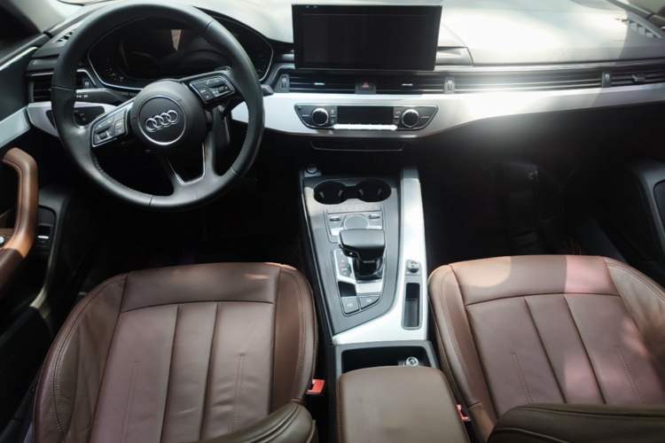 Used Audi A4L 2018 30th Anniversary Edition 40 TFSI Fashion Model Center Console