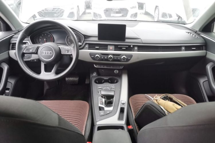 Used Audi A4L 2018 30th Anniversary Edition 40 TFSI Trendy Model Center Console