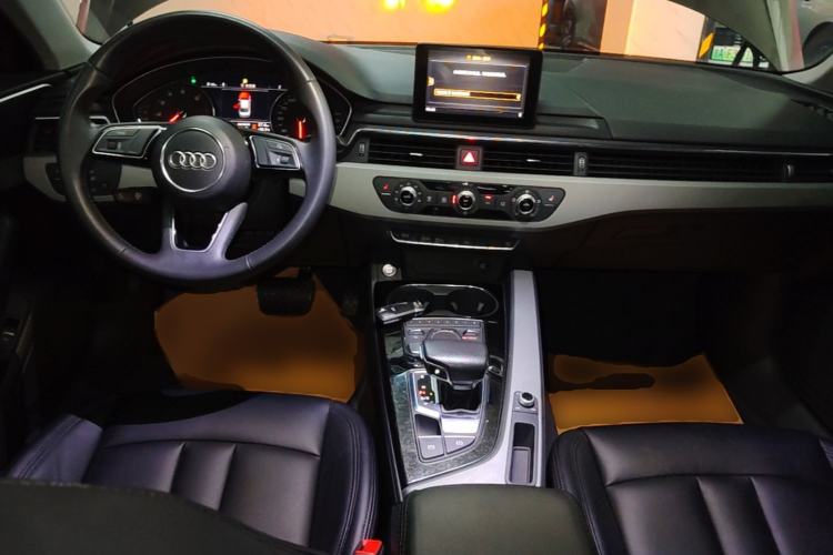 Used Audi A4L 2018 30th Anniversary Edition 40 TFSI Trendy Model Center Console