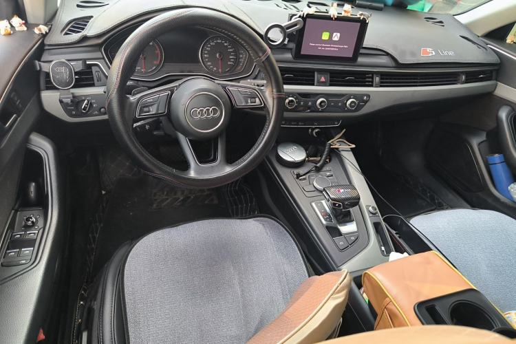 Used Audi A4L 2018 30th Anniversary Edition 40 TFSI Trendy Model Center Console