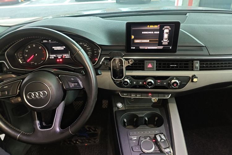 Used Audi A4L 2018 30th Anniversary Edition 40 TFSI Trendy Model Center Console