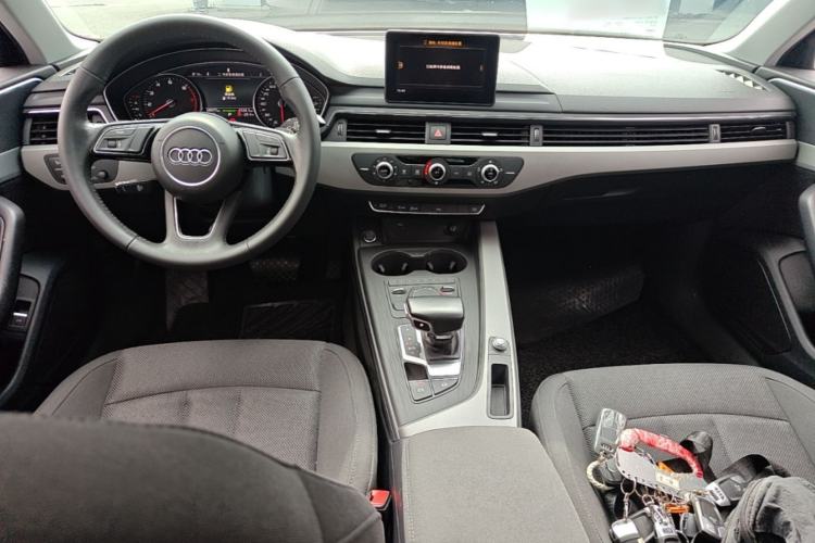 Used Audi A4L 2018 30th Anniversary Edition 40 TFSI Trendy Model Center Console