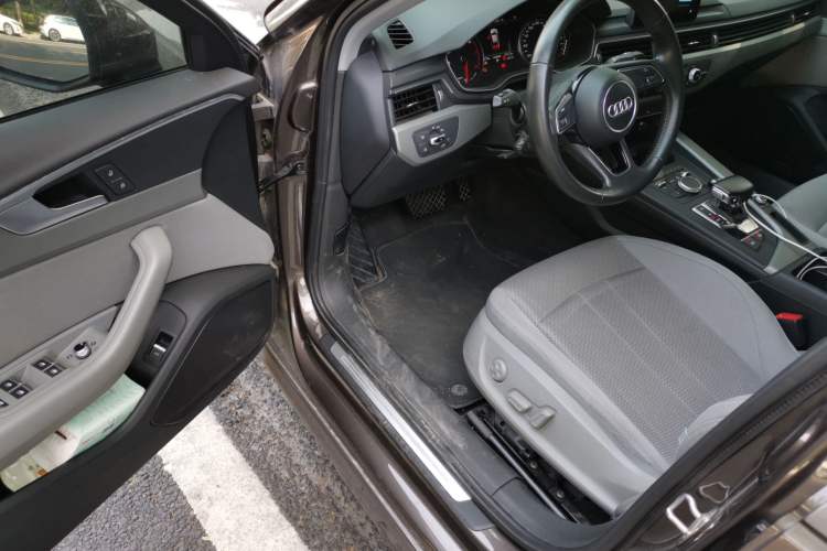 Used Audi A4L 2018 30th Anniversary Edition 40 TFSI Trendy Model Driver Seat