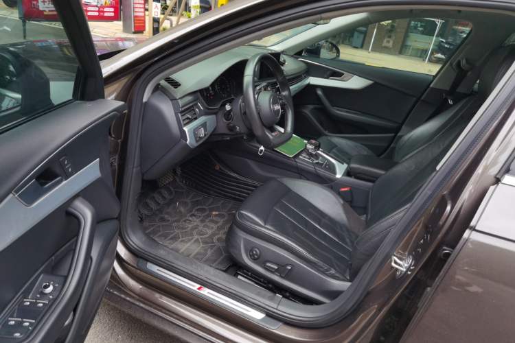 Used Audi A4L 2018 30th Anniversary Edition 45 TFSI quattro Individual Sport Edition Driver Seat