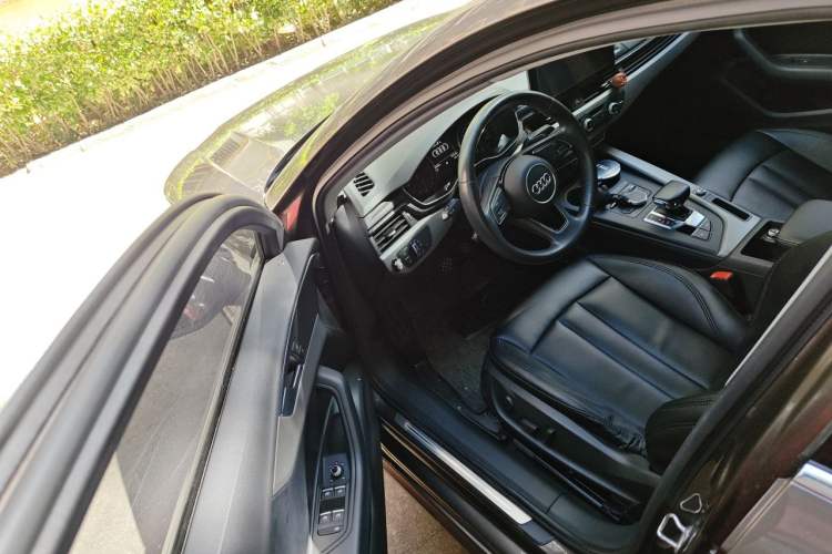 Used Audi A4L 2018 30th Anniversary Edition 40 TFSI Trendy Model Driver Seat