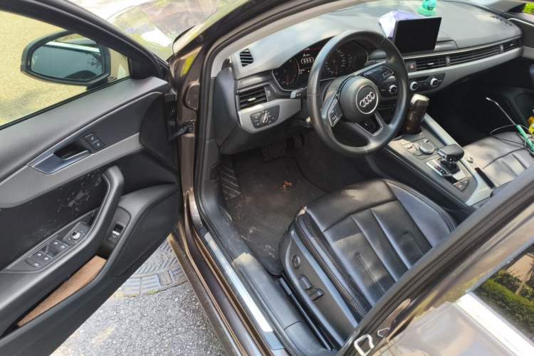 Used Audi A4L 2018 30th Anniversary Edition 40 TFSI Trendy Model Driver Seat
