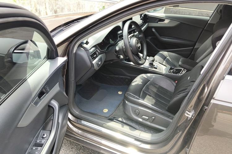 Used Audi A4L 2018 30th Anniversary Edition 40 TFSI Trendy Model Driver Seat