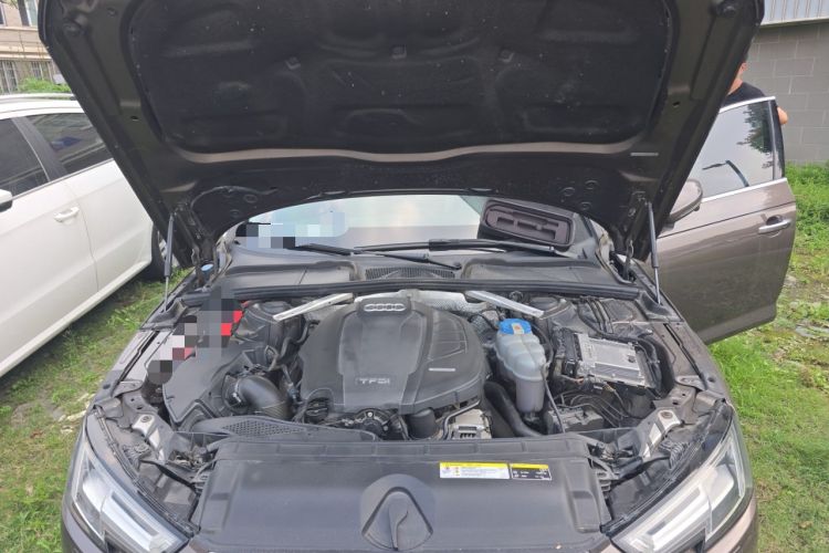 Used Audi A4L 2018 30th Anniversary Edition 40 TFSI Fashion Model Engine Bay