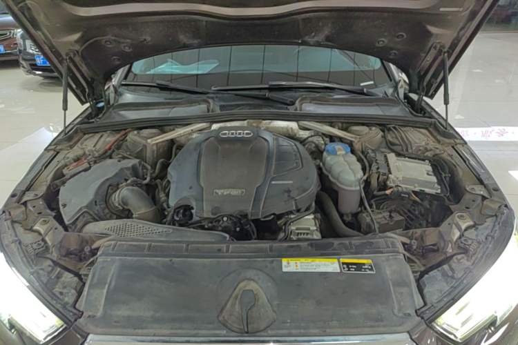 Used Audi A4L 2018 30th Anniversary Edition 40 TFSI Fashion Model Engine Bay