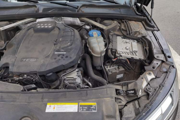Used Audi A4L 2018 30th Anniversary Edition 45 TFSI quattro Individual Sport Edition Engine Bay Left