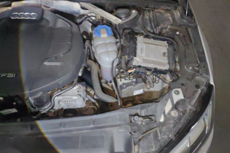 Used Audi A4L 2018 30th Anniversary Edition 40 TFSI Trendy Model Engine Bay Left