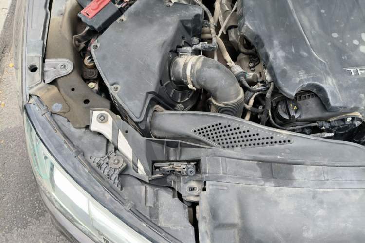 Used Audi A4L 2018 30th Anniversary Edition 40 TFSI Trendy Model Engine Bay Right