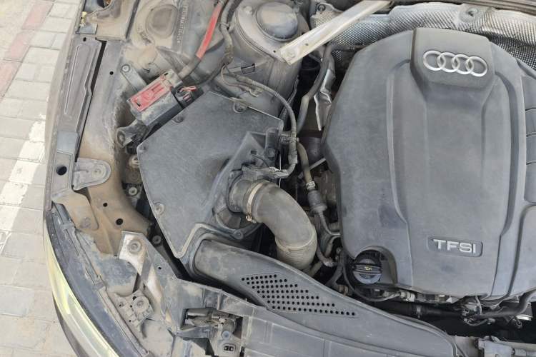 Used Audi A4L 2018 30th Anniversary Edition 40 TFSI Fashion Model Engine Bay Right