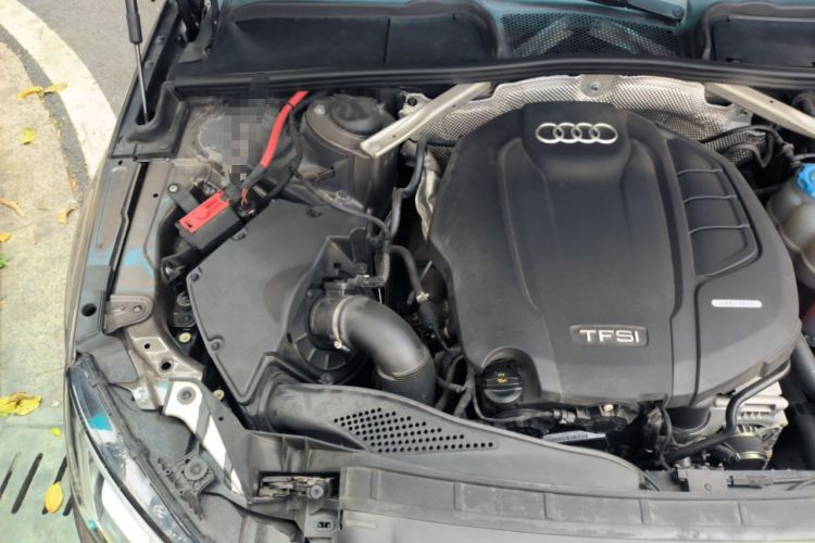 Used Audi A4L 2018 30th Anniversary Edition 40 TFSI Fashion Model Engine Bay Right