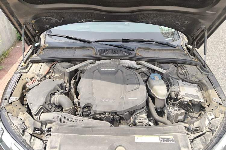 Used Audi A4L 2018 30th Anniversary Edition 40 TFSI Trendy Model Engine Bay