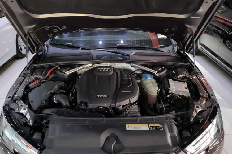 Used Audi A4L 2018 30th Anniversary Edition 40 TFSI Trendy Model Engine Bay