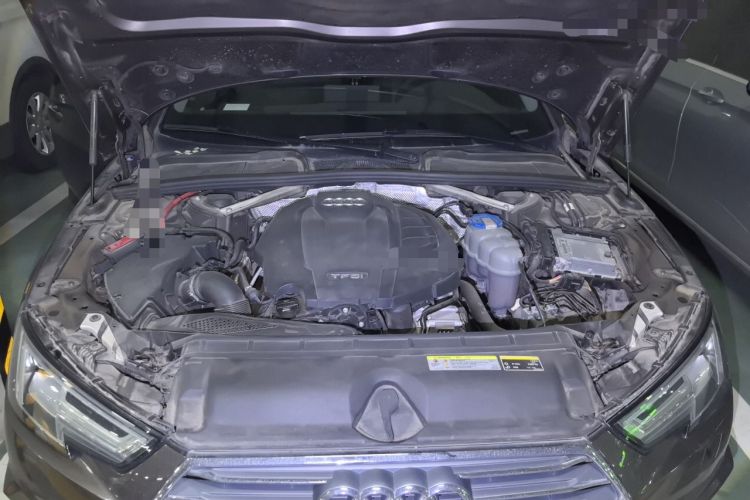 Used Audi A4L 2018 30th Anniversary Edition 40 TFSI Fashion Model Engine Bay