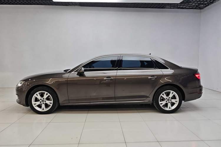 Used Audi A4L 2018 30th Anniversary Edition 40 TFSI Trendy Model Exterior 2