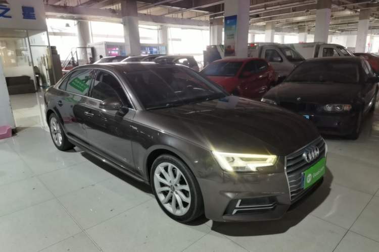 Used Audi A4L 2018 30th Anniversary Edition 40 TFSI Fashion Model Front Right 45 Deg