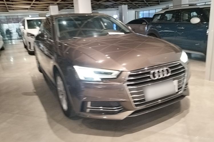 Used Audi A4L 2018 30th Anniversary Edition 40 TFSI Trendy Model Front Right 45 Deg