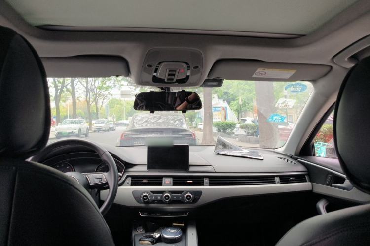 Used Audi A4L 2018 30th Anniversary Edition 40 TFSI Trendy Model Headliner