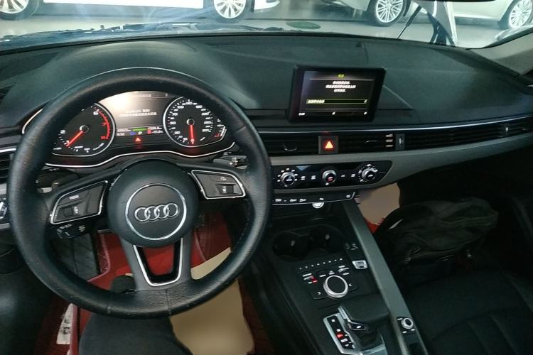 Used Audi A4L 2018 30th Anniversary Edition 40 TFSI Trendy Model Interior 2