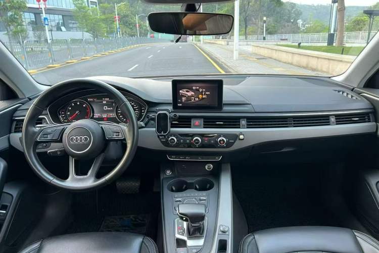Used Audi A4L 2018 30th Anniversary Edition 40 TFSI Trendy Model Interior 2
