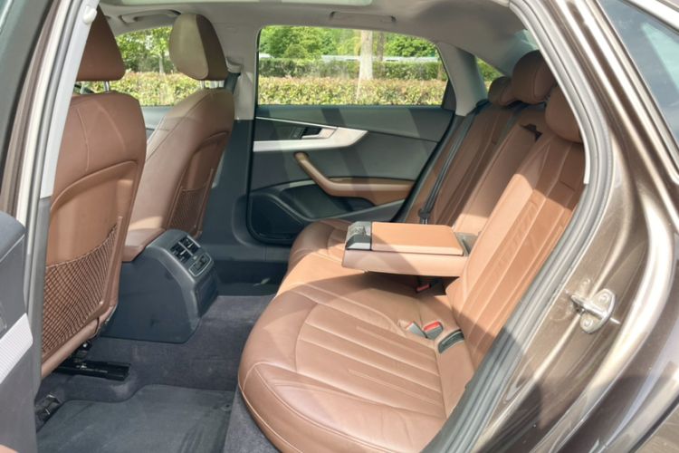 Used Audi A4L 2018 30th Anniversary Edition 40 TFSI Fashion Model Interior 3