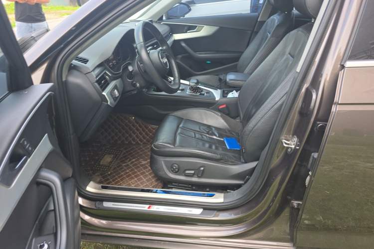 Used Audi A4L 2018 30th Anniversary Edition 40 TFSI Fashion Model Left Front Seat