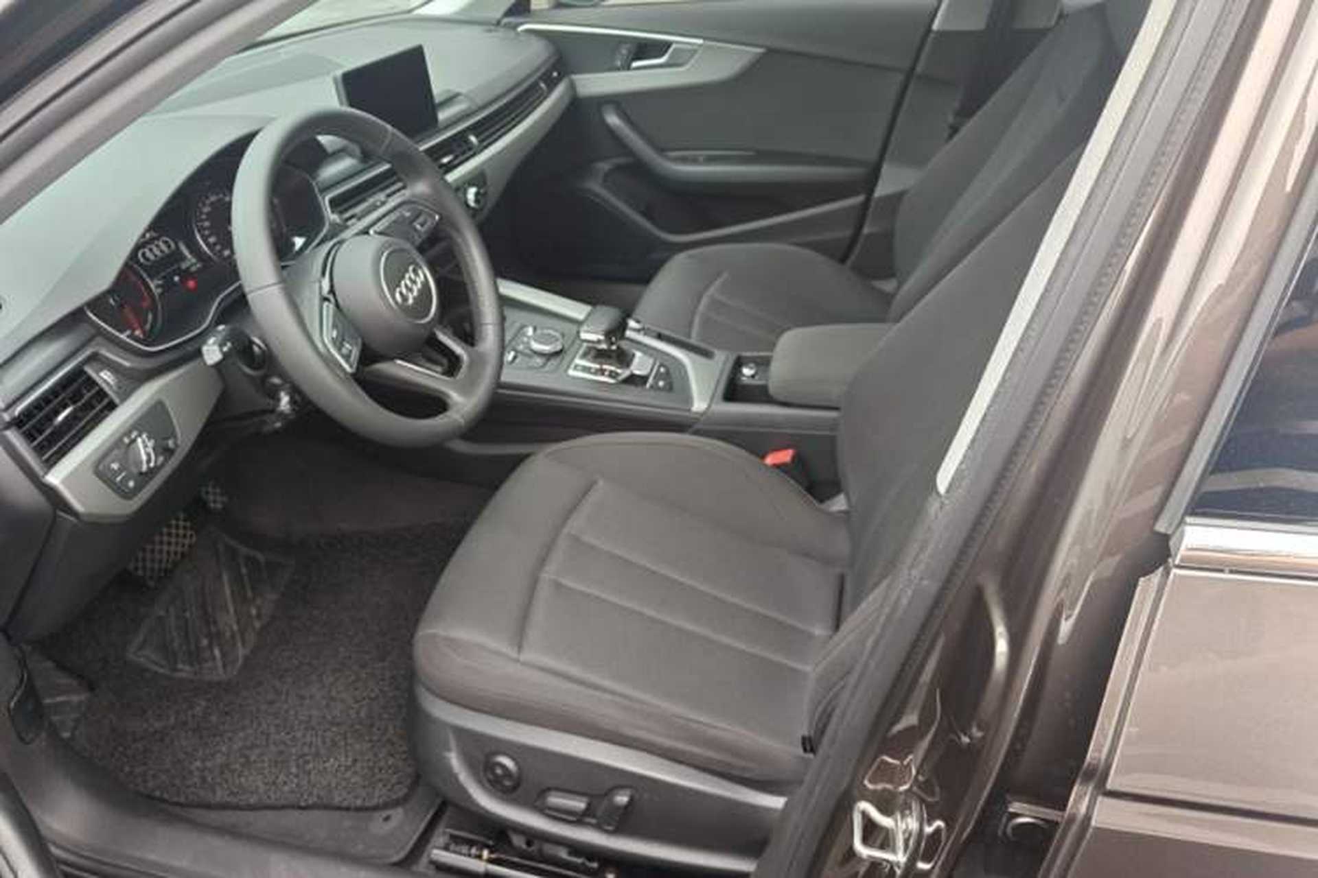 Used Audi A4L 2018 30th Anniversary Edition 40 TFSI Trendy Model Left Front Seat