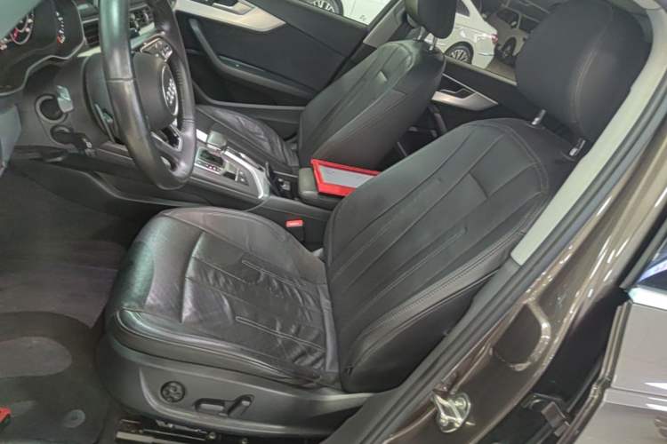 Used Audi A4L 2018 30th Anniversary Edition 40 TFSI Fashion Model Left Front Seat