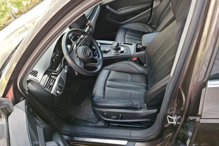 Used Audi A4L 2018 30th Anniversary Edition 40 TFSI Trendy Model Left Front Seat