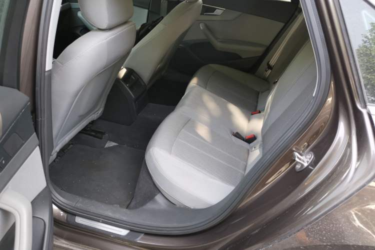 Used Audi A4L 2018 30th Anniversary Edition 40 TFSI Trendy Model Left Rear Seat