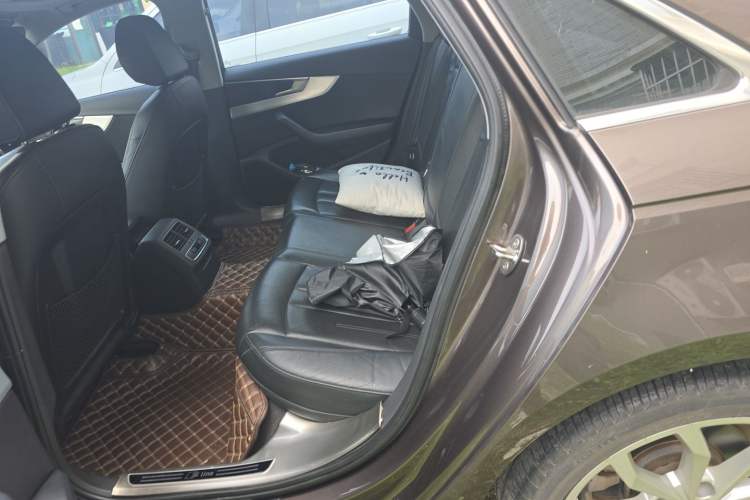 Used Audi A4L 2018 30th Anniversary Edition 40 TFSI Fashion Model Left Rear Seat