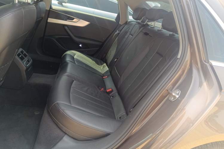 Used Audi A4L 2018 30th Anniversary Edition 40 TFSI Fashion Model Left Rear Seat