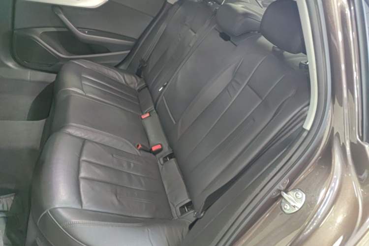 Used Audi A4L 2018 30th Anniversary Edition 40 TFSI Fashion Model Left Rear Seat
