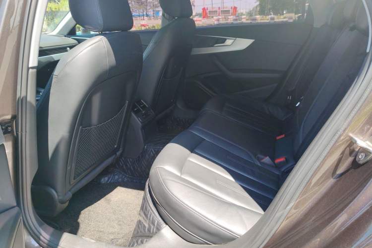 Used Audi A4L 2018 30th Anniversary Edition 40 TFSI Fashion Model Left Rear Seat