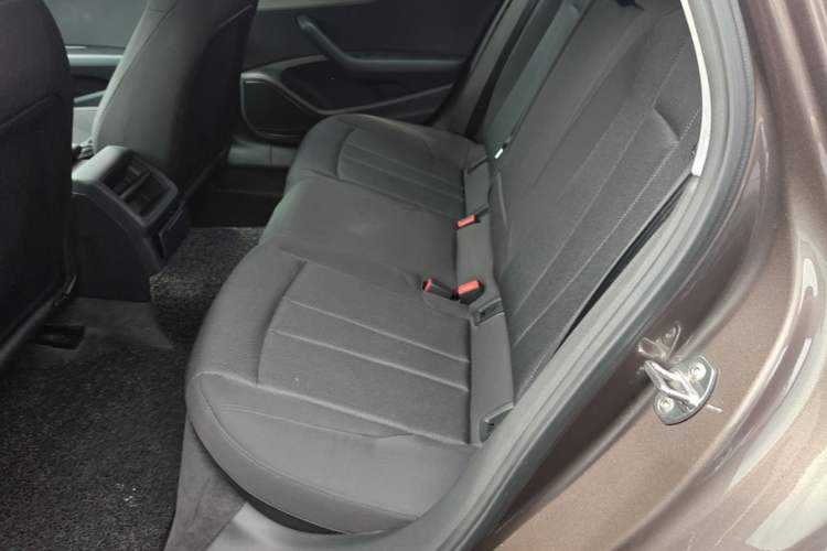 Used Audi A4L 2018 30th Anniversary Edition 40 TFSI Trendy Model Left Rear Seat